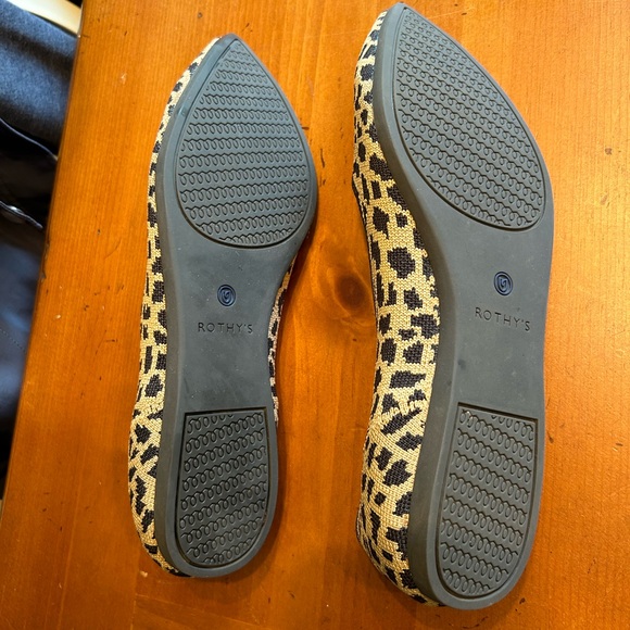 Rothy’s leopard flats. Near new condition! - Picture 4 of 7